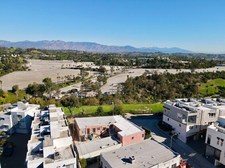 More Photos Of 1126 White Knoll Dr, Los Angeles Apartments For Sale