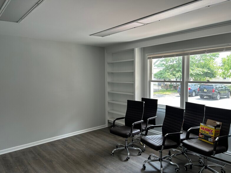 More Photos Of 58 W Main St, Freehold Office For Lease