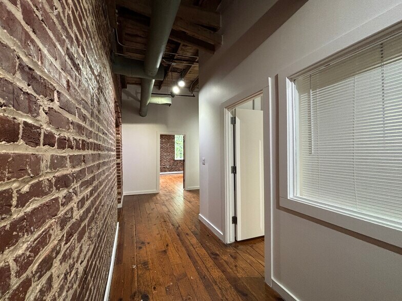 More Photos Of 887 W Marietta St NW, Atlanta Loft Creative Space For Lease