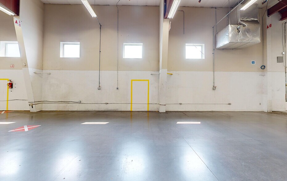 More Photos Of 205 Hutchings St, Winnipeg Manufacturing For Lease