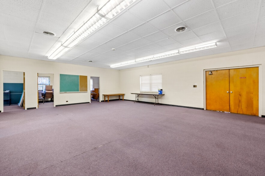 More Photos Of 334 N Oakland Ave, Statesville Specialty For Sale