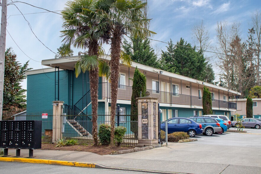 More Photos Of 812 10th St NE, Auburn Apartments For Sale