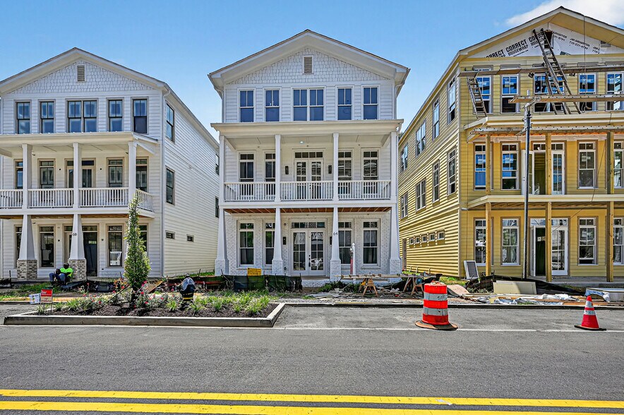 Primary Photo Of 64 Linton St, Woodstock Apartments For Sale