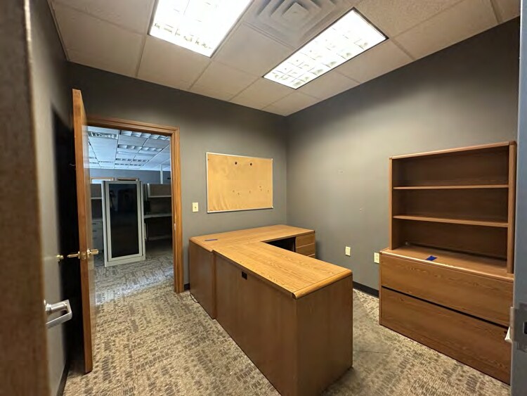 More Photos Of 7401 Coldwater Rd, Fort Wayne Unknown For Lease