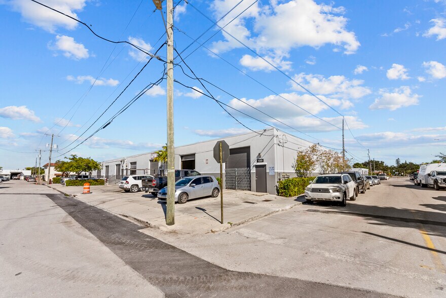 More Photos Of 1318-1322 S J St, Lake Worth Unknown For Lease