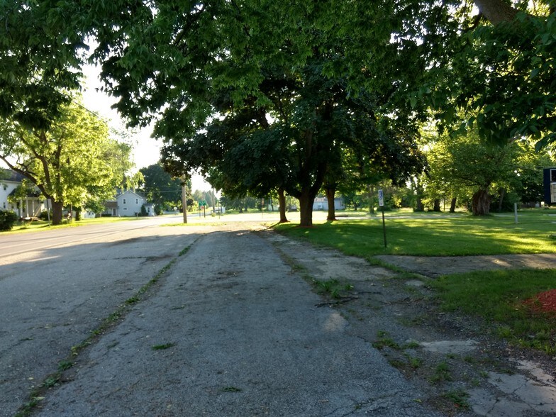 More Photos Of 130 Jackson St, Cement City Schools For Sale