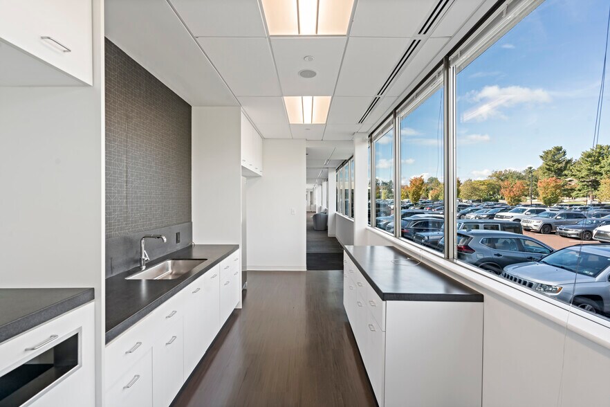 More Photos Of 700 Dresher Rd, Horsham Township Office For Lease