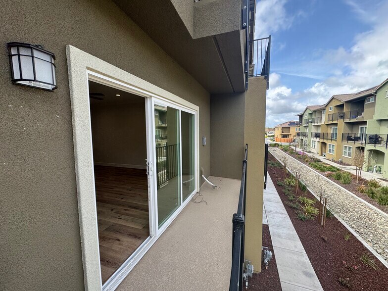 More Photos Of 116 Bundeson Dr, Hollister Apartments For Sale