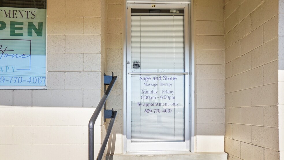 More Photos Of 702 E Main St, Othello Storefront Retail Office For Lease