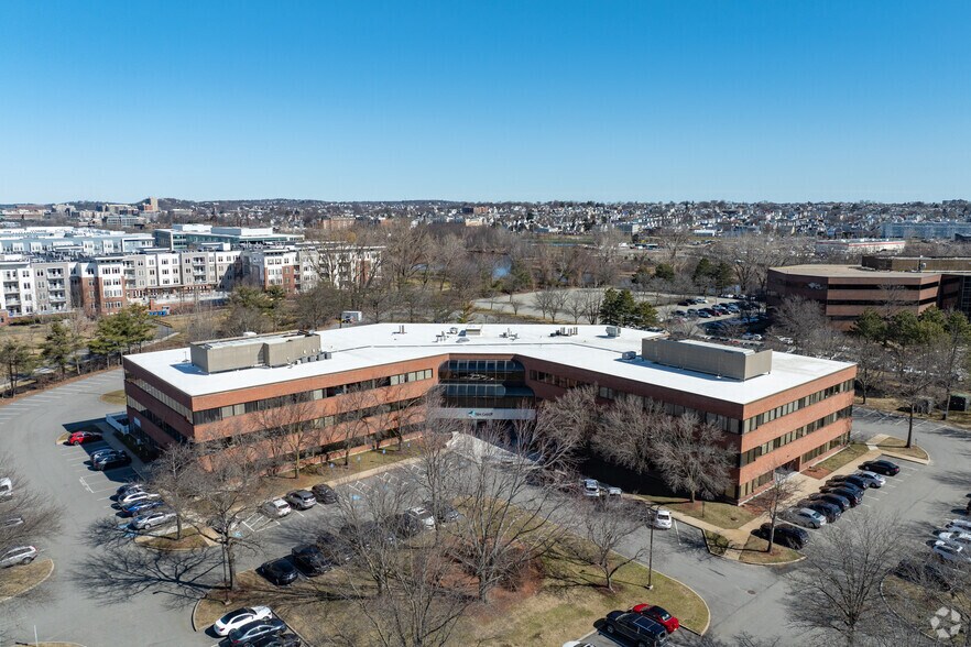 More Photos Of 10 Cabot Rd, Medford Office For Lease