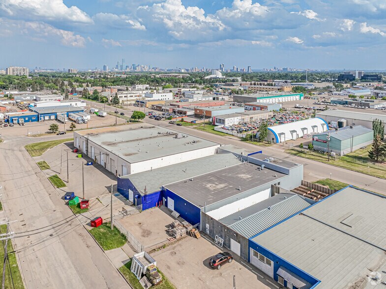 More Photos Of 14528 115th Ave NW, Edmonton Flex For Lease