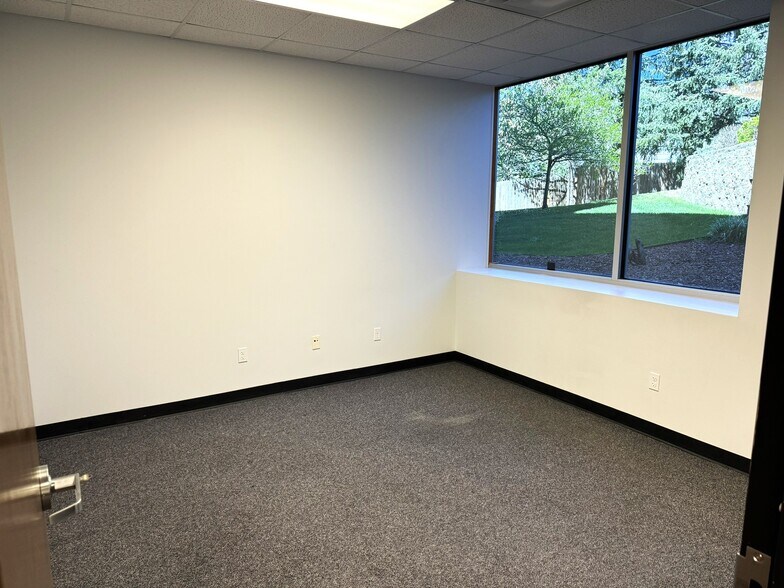 More Photos Of 7560 Rangewood Dr, Colorado Springs Medical For Lease