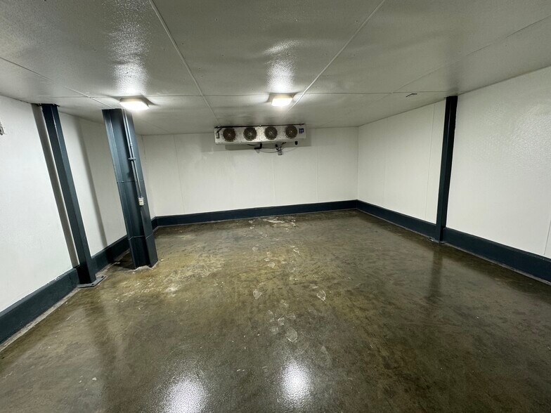 More Photos Of 204 Loranne Ave, Pomona Warehouse For Sale