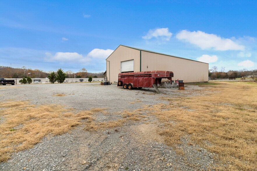 More Photos Of 372 Jones St, Decatur Warehouse For Sale