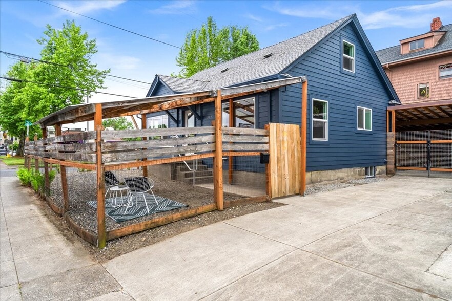 More Photos Of 3327 SE 50th Ave, Portland Office Residential For Sale