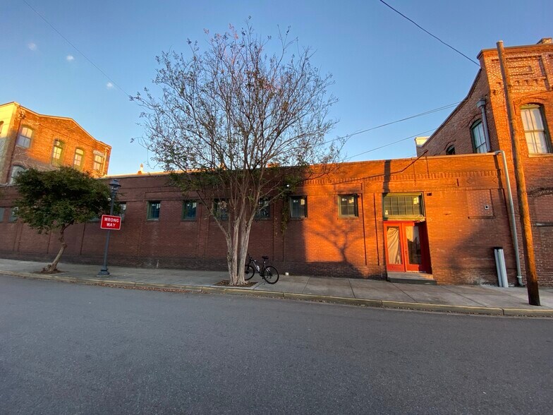 More Photos Of 1028 Broad St, Augusta Apartments For Lease