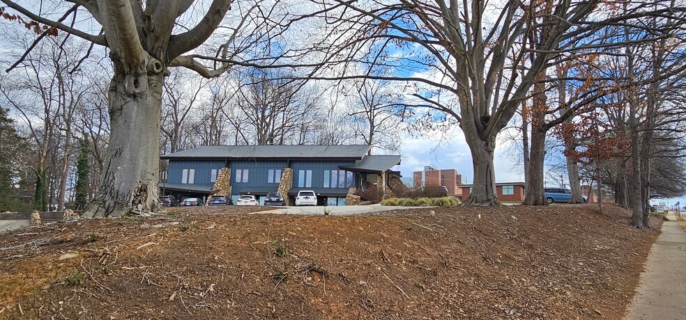 More Photos Of 701 Hartness Rd, Statesville Medical For Sale