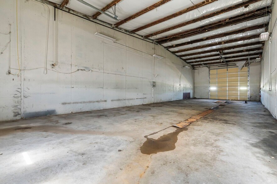 More Photos Of 825 MO-59, Carthage Industrial For Lease