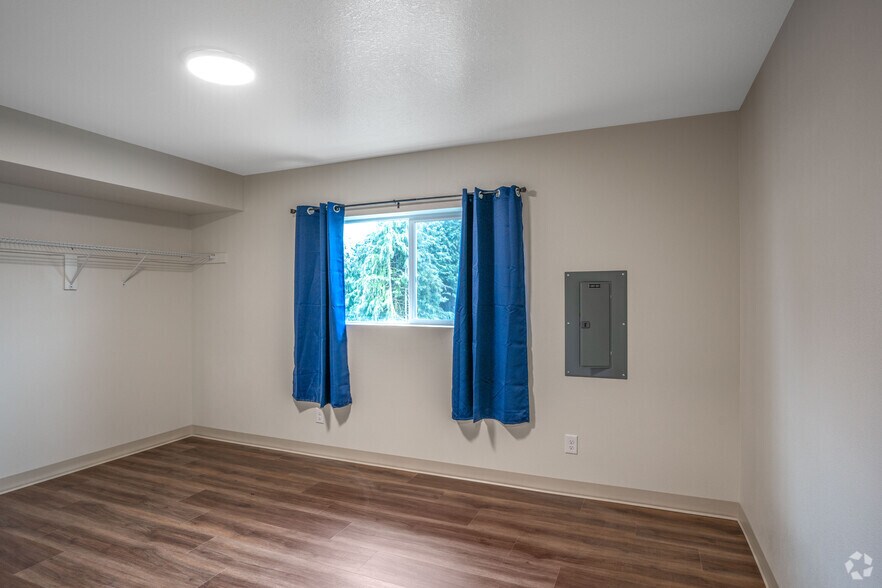 More Photos Of 2615 Neals Ln, Vancouver Apartments For Sale
