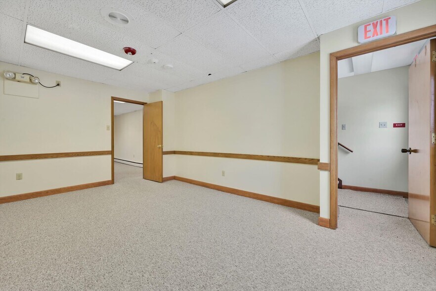 More Photos Of 780 Claremont Ave, Tamaqua Office For Sale