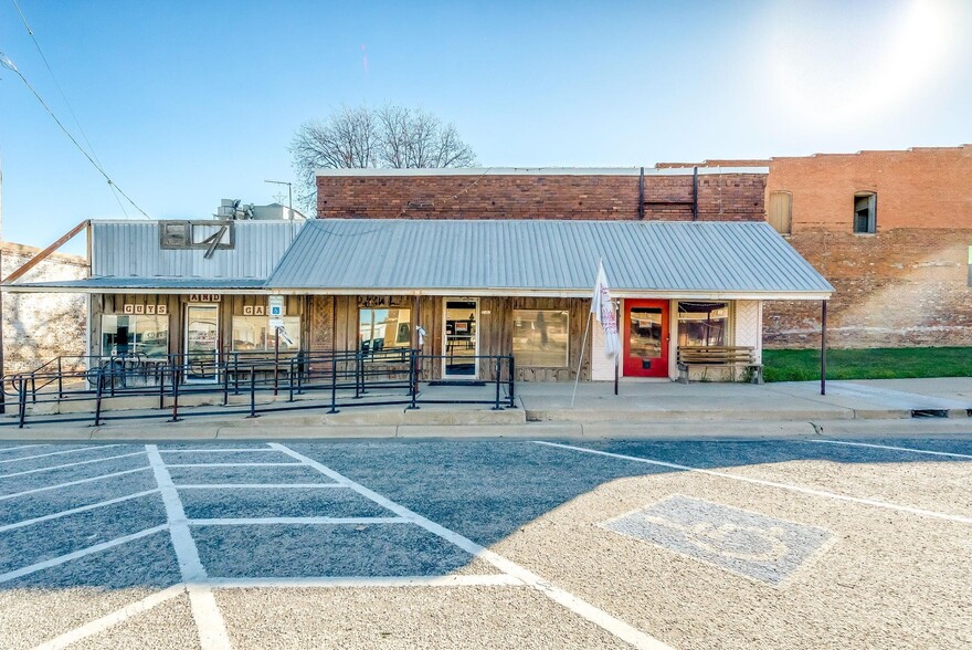 Primary Photo Of 209 N Texas St, De Leon Storefront Retail Office For Sale