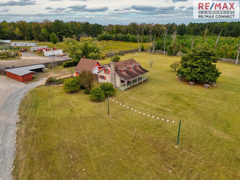 More Photos Of 17466 Benns Church Blvd, Smithfield Freestanding For Sale