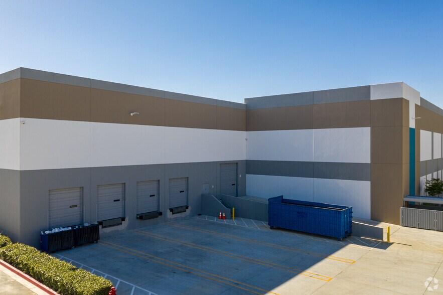 More Photos Of 4260 N Harbor Blvd, Fullerton Warehouse For Lease