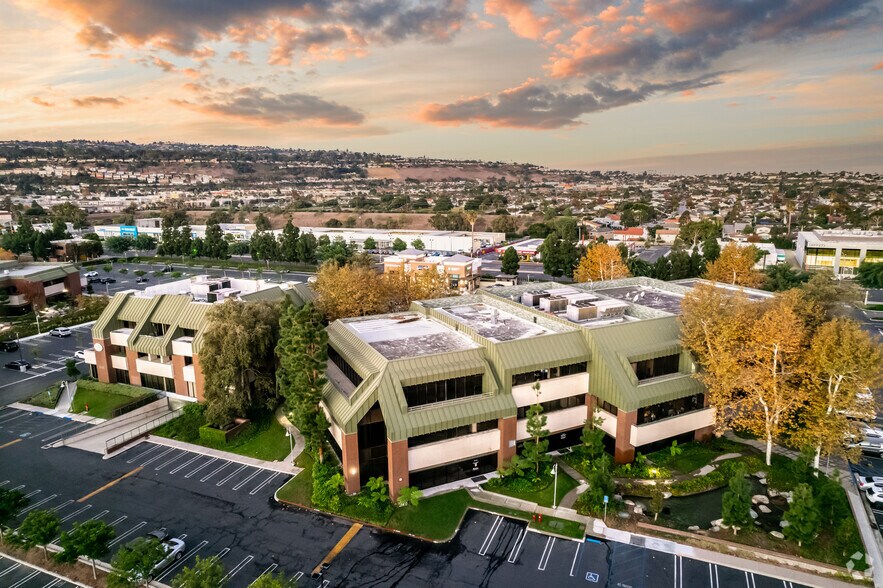 More Photos Of 23430 Hawthorne Blvd, Torrance Unknown For Lease