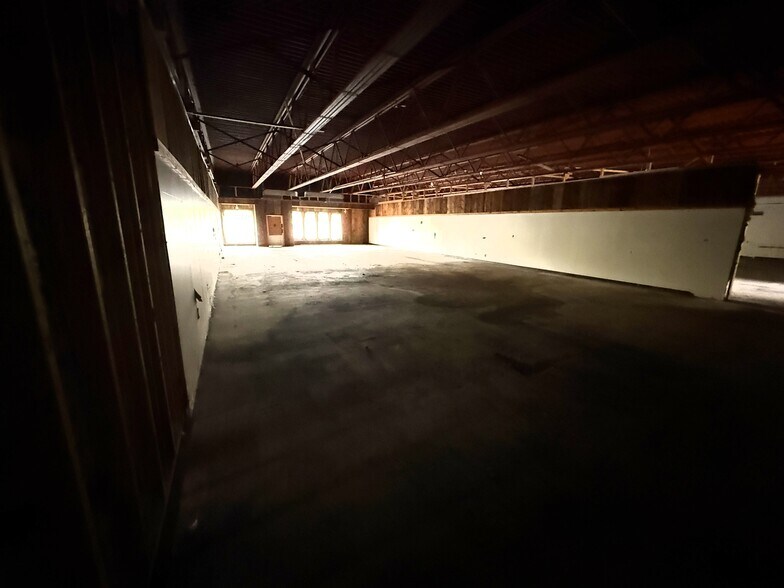 More Photos Of 3402 Richfield Rd, Flint Freestanding For Lease