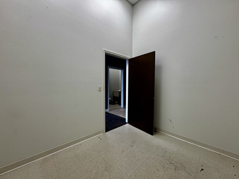 More Photos Of 266 S Jefferson Ave, Lebanon Office For Lease