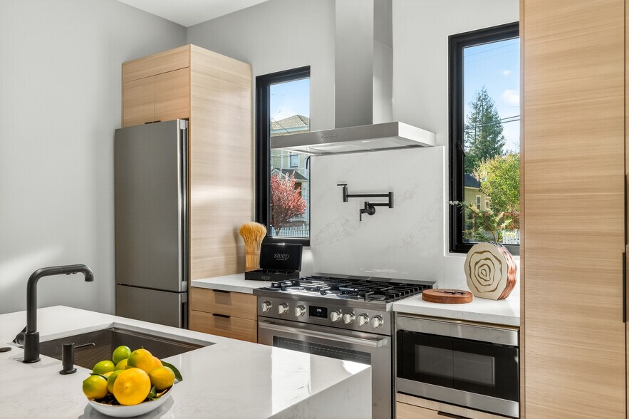 More Photos Of 585 Riverside Drive, Napa Multifamily For Sale