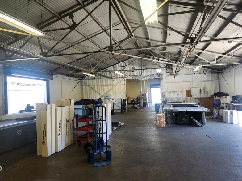 More Photos Of 10943 Schmidt Rd, South El Monte Light Manufacturing For Sale