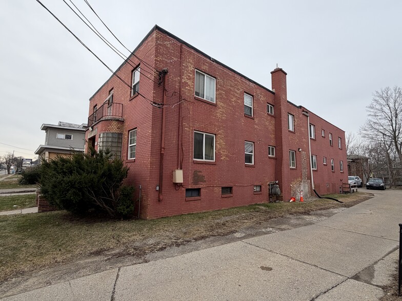 More Photos Of 712 S Grand Traverse St, Flint Apartments For Sale