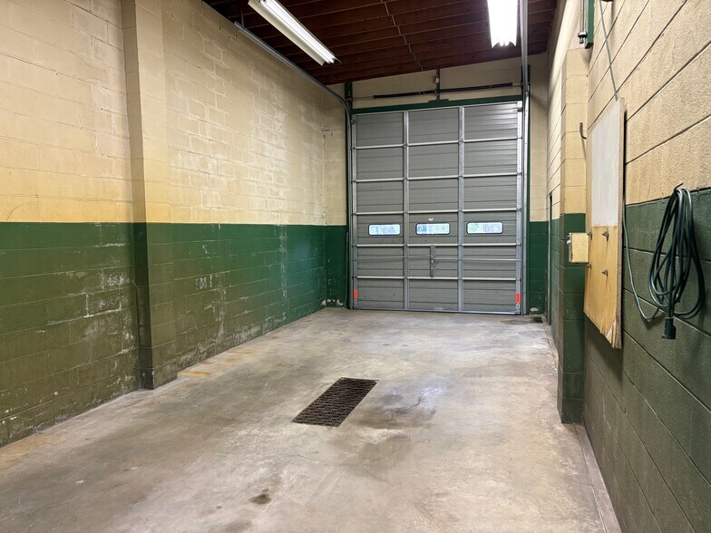 More Photos Of 6712 Main St, Martins Creek Service Station For Sale