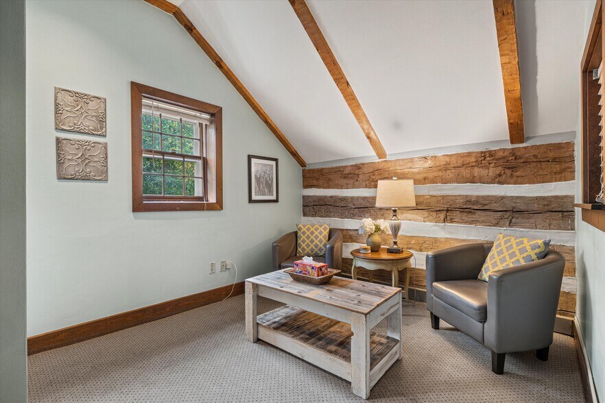 More Photos Of 14135 N Cedarburg Rd, Mequon Office For Lease