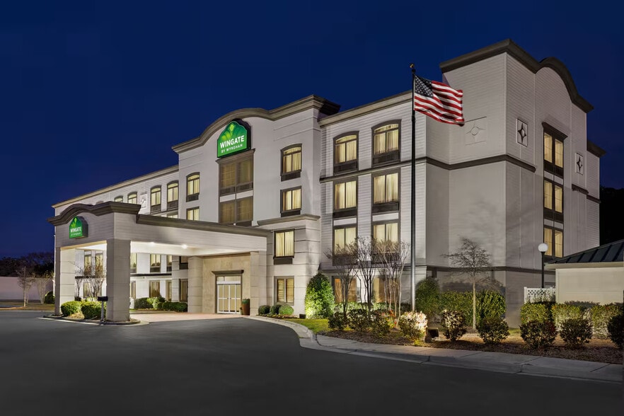 Primary Photo Of 1511 N Howe St, Southport Hotel For Sale