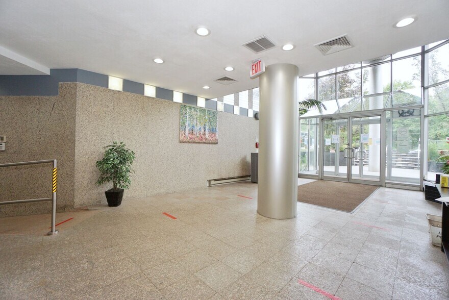 More Photos Of 260 Christopher Ln, Staten Island Medical For Lease