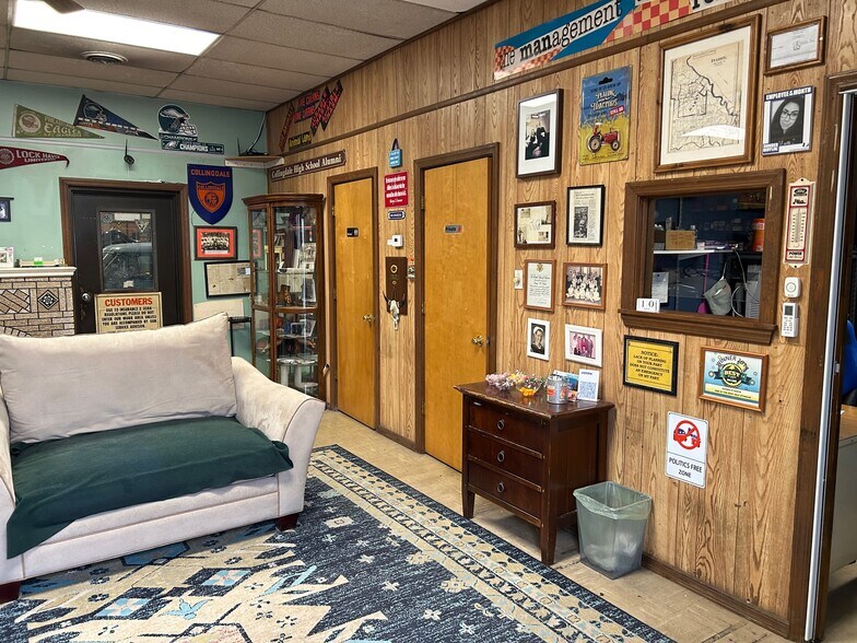 More Photos Of 311-315 Oak Ln, Glenolden Self Storage For Sale