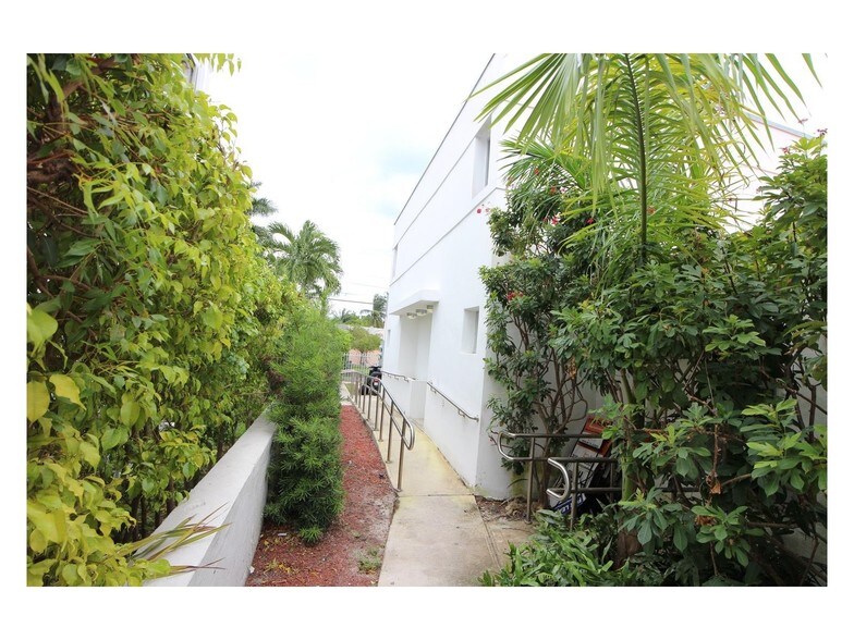 More Photos Of 1329 Alton Rd, Miami Beach Office Residential For Sale