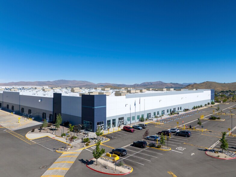 More Photos Of 8000 N Virginia St, Reno Warehouse For Lease