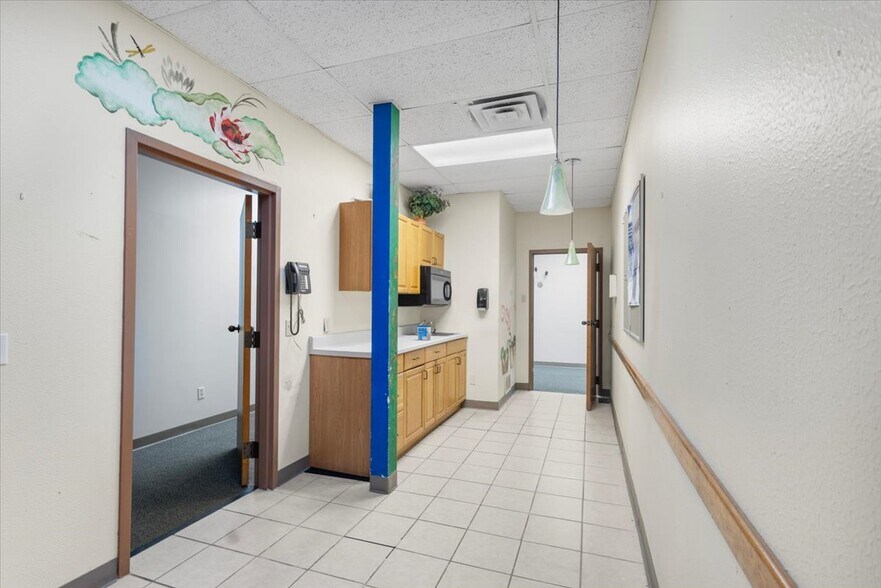 More Photos Of 9846 State Highway 31 E, Tyler Medical For Sale