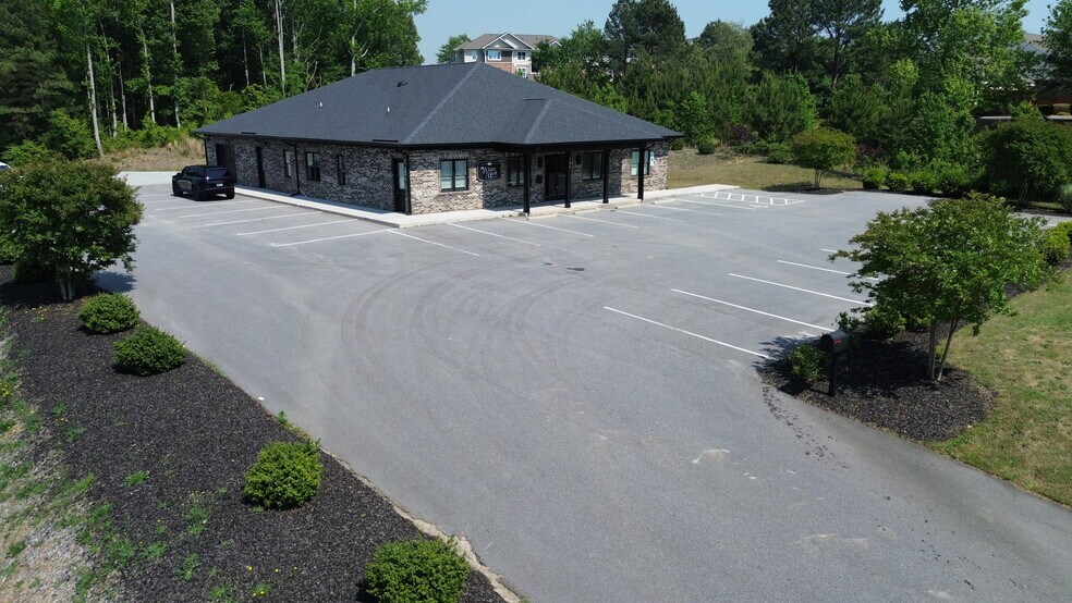 More Photos Of 196 Annette Dr, Benson Office For Sale