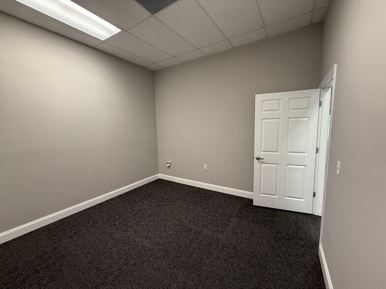More Photos Of 100 Burnsed Pl, Oviedo Medical For Lease