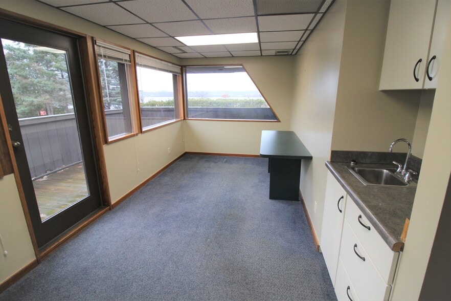 More Photos Of 201 E Seventeenth St, Traverse City Office For Lease
