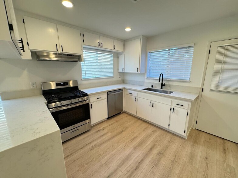 More Photos Of 1428 N Hill Ave, Pasadena Multifamily For Sale