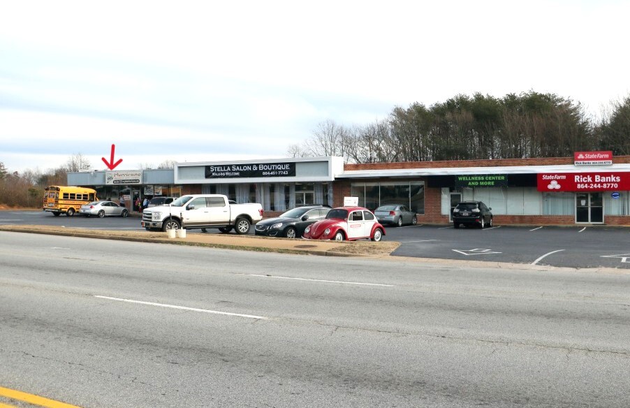 Primary Photo Of 3320-3326 Wade Hampton Blvd, Taylors Freestanding For Lease