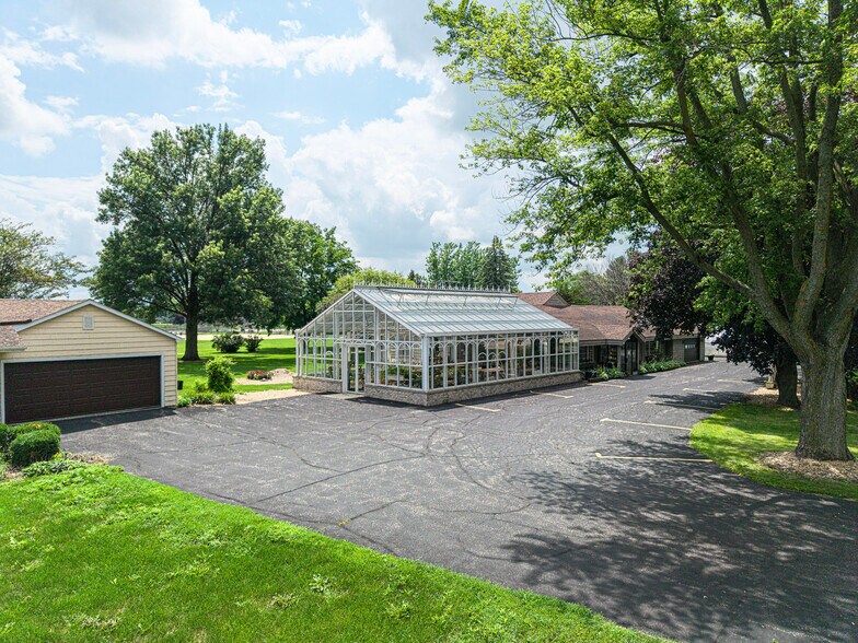 More Photos Of 1126 E State St, Sycamore Storefront Retail Residential For Sale