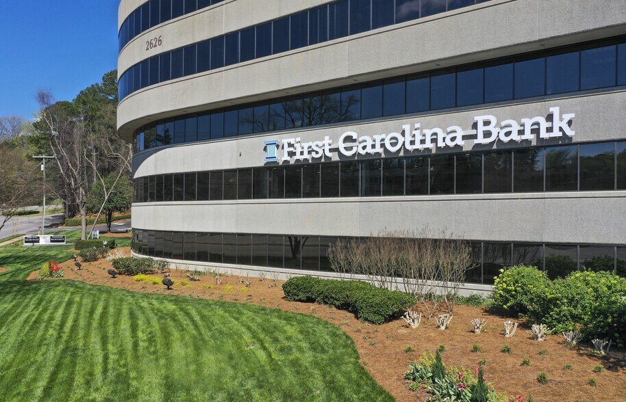 More Photos Of 2626 Glenwood Ave, Raleigh Office For Lease