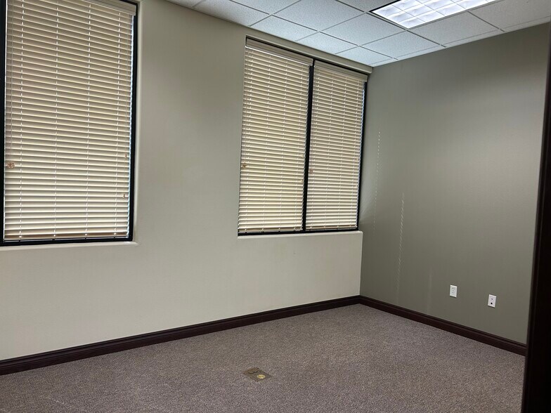 More Photos Of 1880 E Warm Springs Rd, Las Vegas Loft Creative Space For Sale