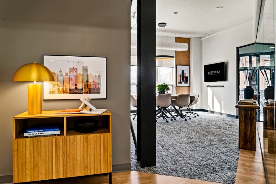 More Photos Of 27 S Squirrel Rd, Auburn Hills Coworking Space